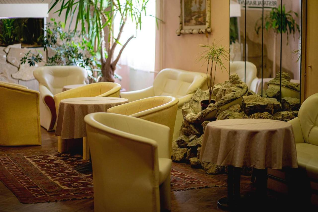 Hotel Kapos Kaposvár エクステリア 写真