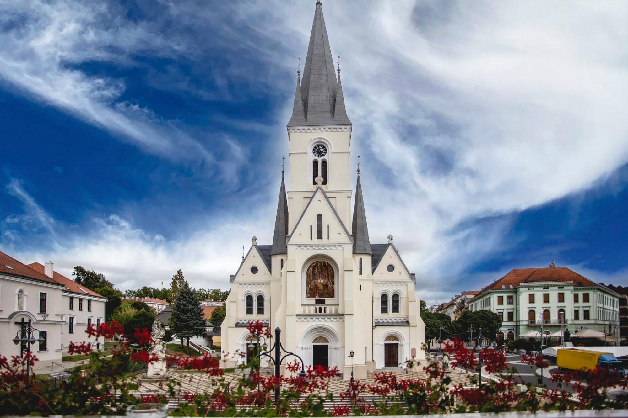Hotel Kapos Kaposvár エクステリア 写真