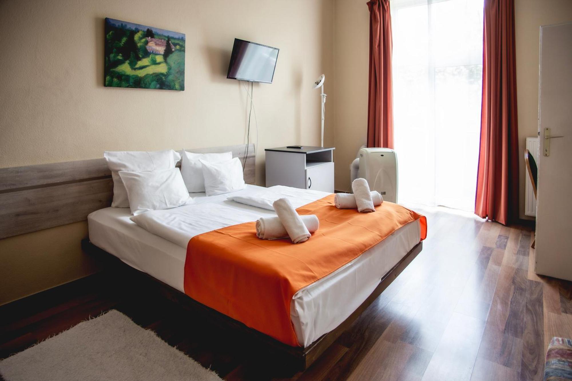 Hotel Kapos Kaposvár エクステリア 写真