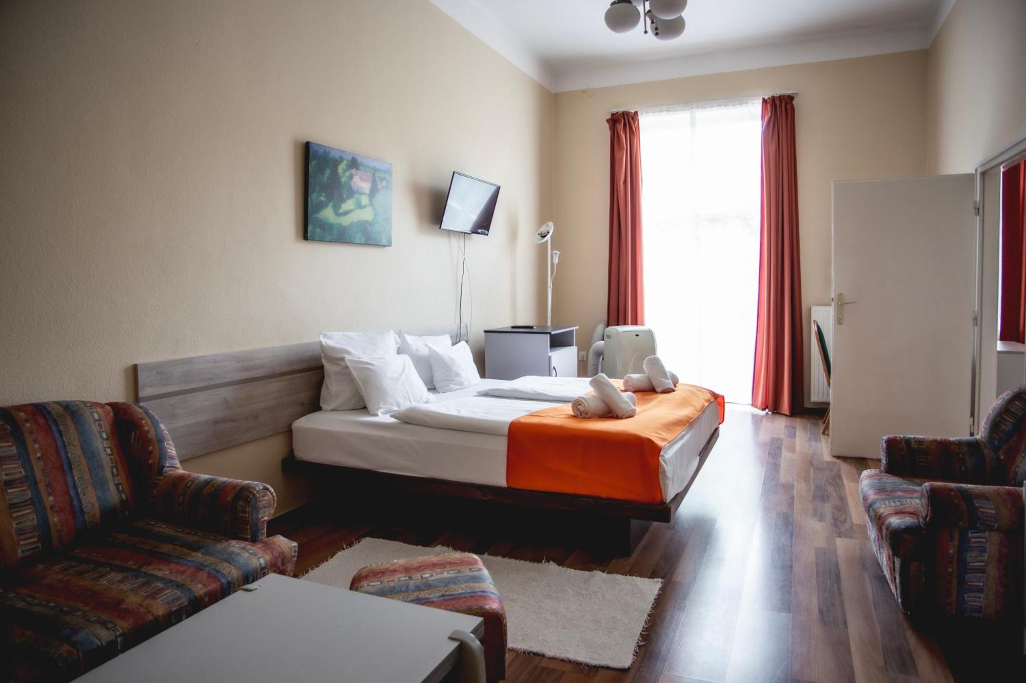 Hotel Kapos Kaposvár エクステリア 写真
