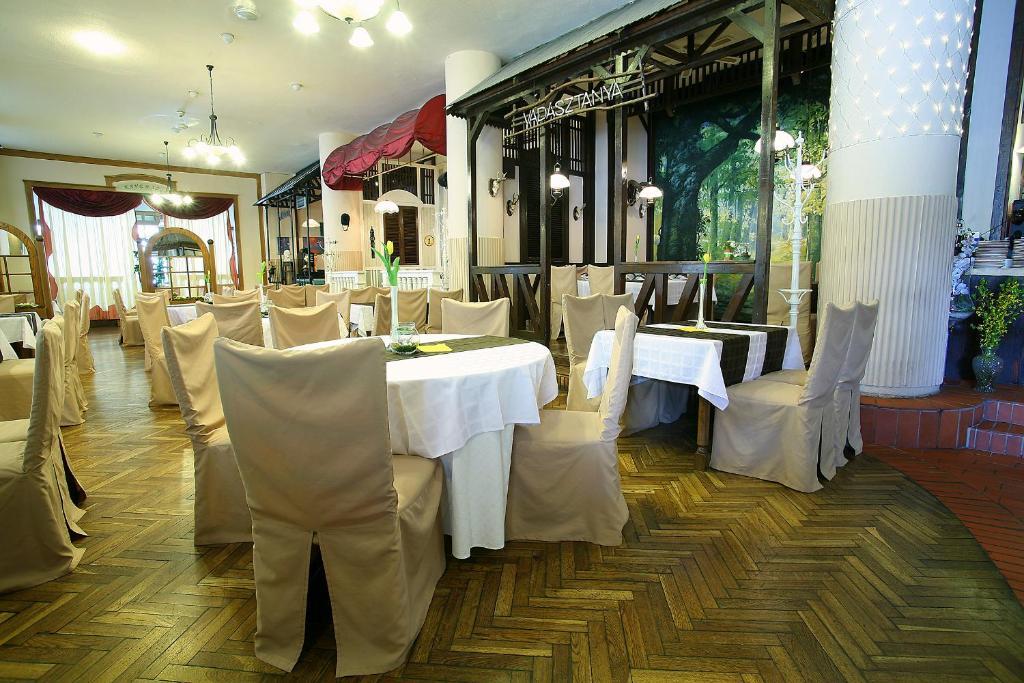 Hotel Kapos Kaposvár エクステリア 写真